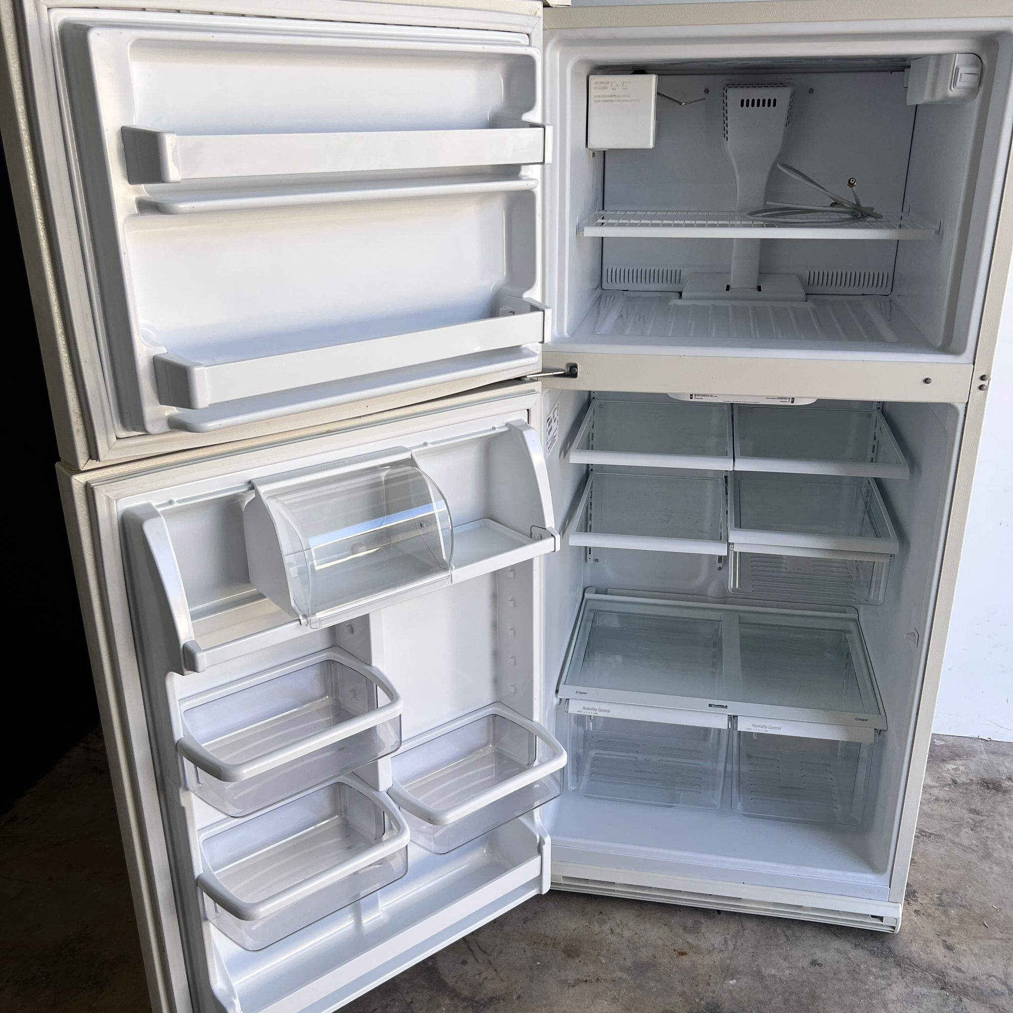 Kenmore Top and Bottom Refrigerator with Ice maker Kenmore Top and Bottom Refrigerator with Ice maker